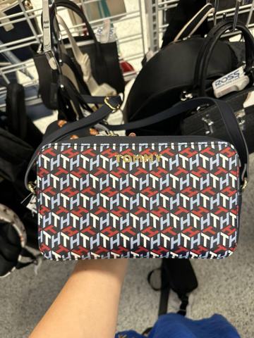 Tommy Hilfiger · Сумка-кроссбоди с монограммой