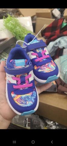 Saucony · Детские кроссовки с ярким принтом