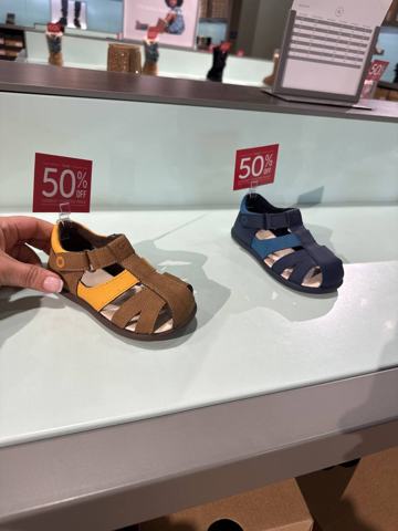 UGG · Детские кожаные сандалии