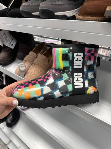 UGG · Угги с разноцветным принтом