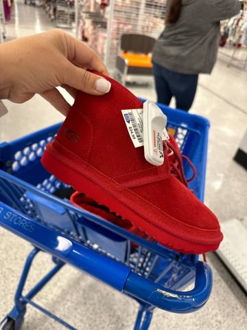 UGG · Красные замшевые ботинки