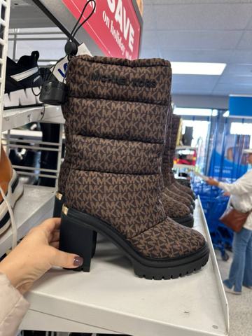 Michael Kors · Дутые сапоги на каблуке с монограммой