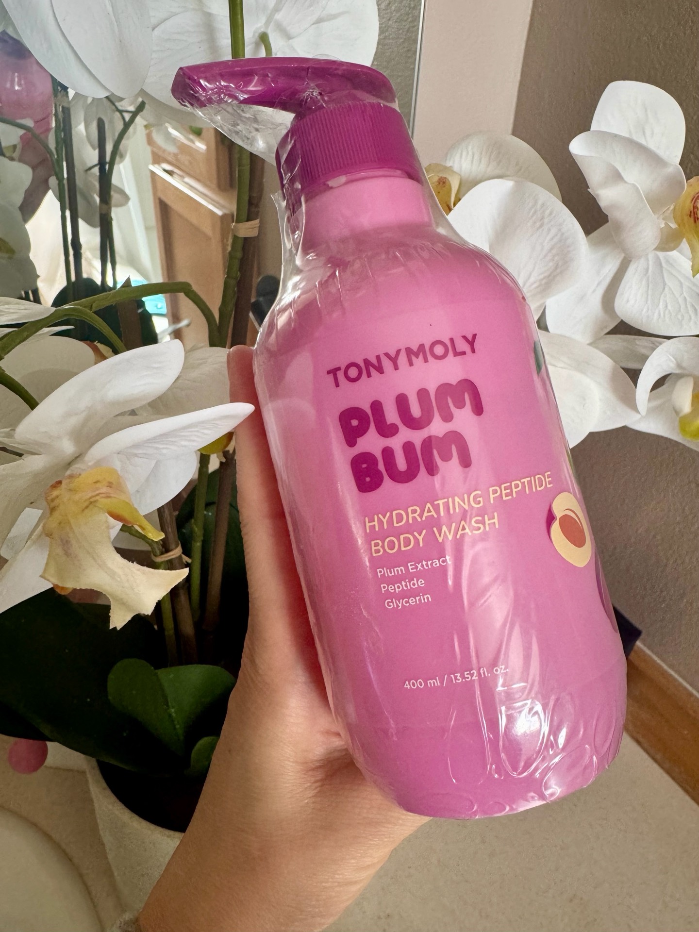увлажняющий гель для душа с пептидами TONYMOLY