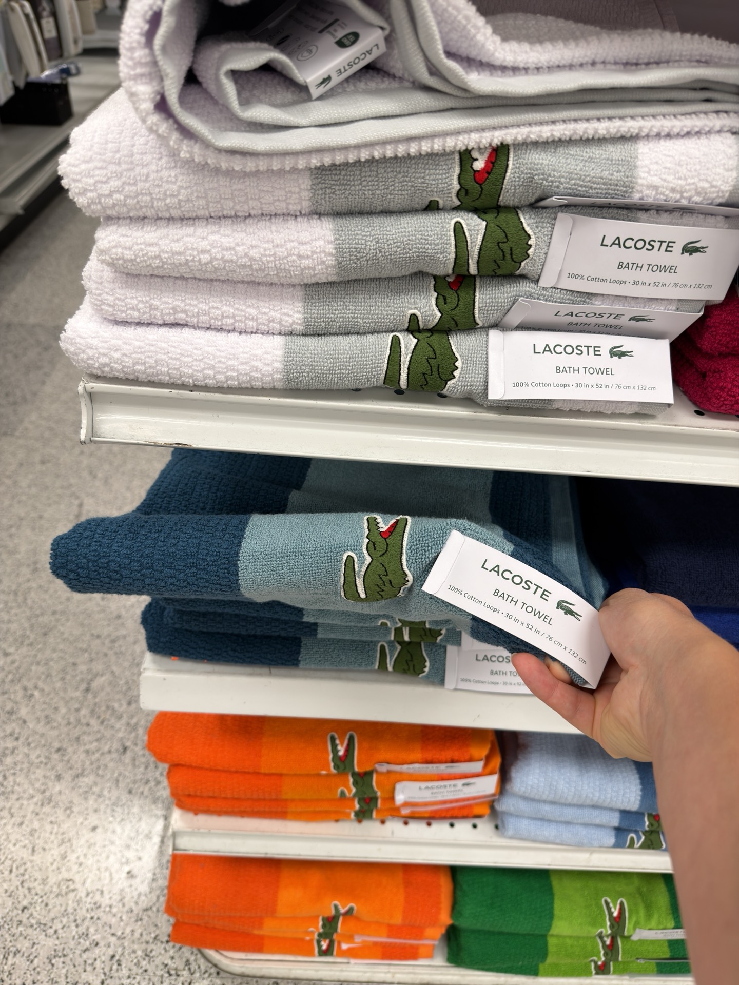 Банное полотенце Lacoste разные цвета 