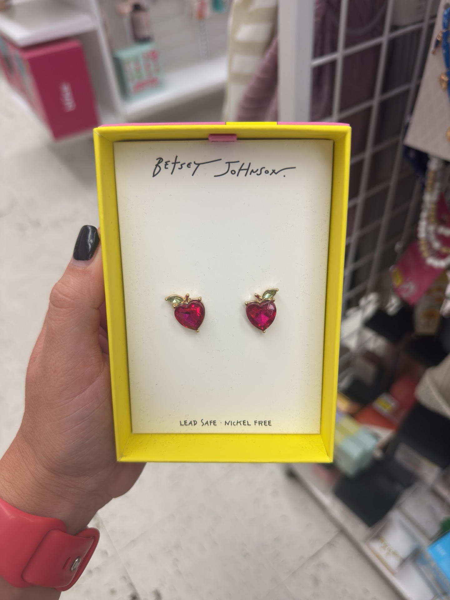 Betsey Johnson серьги гвоздики