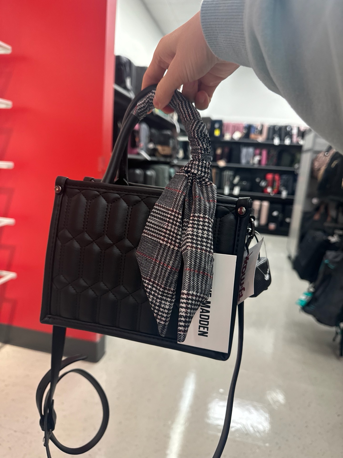 женская сумка-тоут от бренда Steve Madden